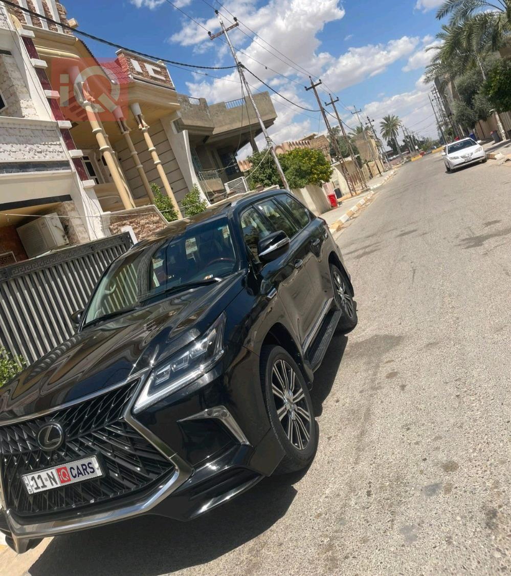 Lexus LX